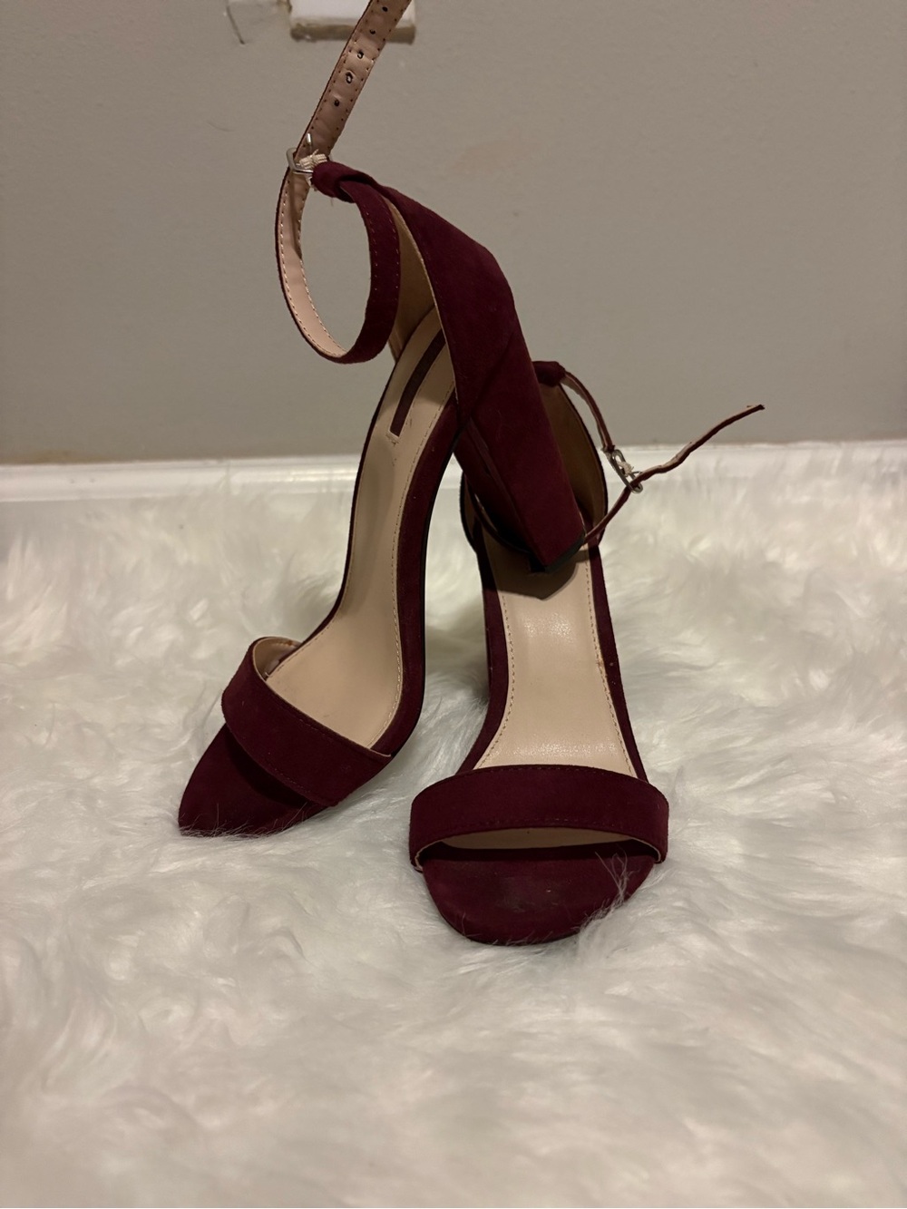 Women's Open-Toe Ankle Strap Heels in Burgundy